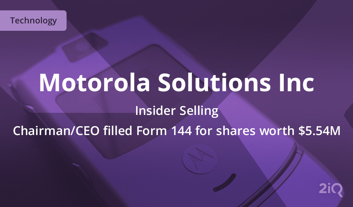 The image's background depicts a Motorola Razr, with the blog introduction mentioning the Chairman/CEO filled Form 144 for shares worth $5.54 million on top.